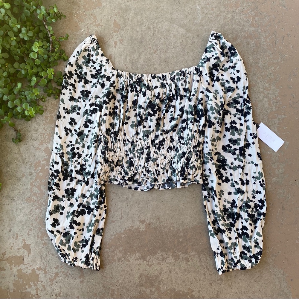 ASTR The Label Cropped Floral Smocked Top